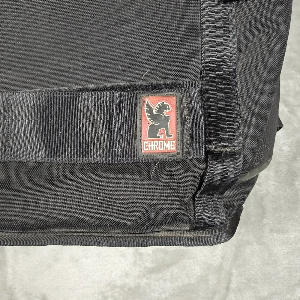Chrome Industries Niko Camera Backpack Padded Travel Commute Messenger Laptop